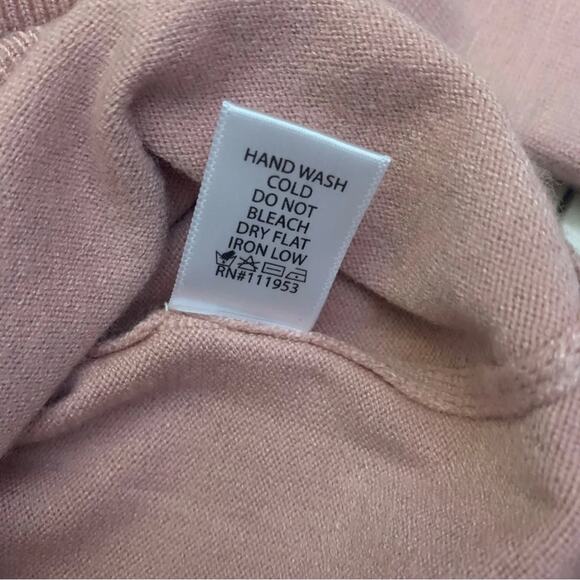 Cozy Soft Light Pink Blush V Neck Long Sleeve Sweater Size Small Rose - Picture 7 of 9